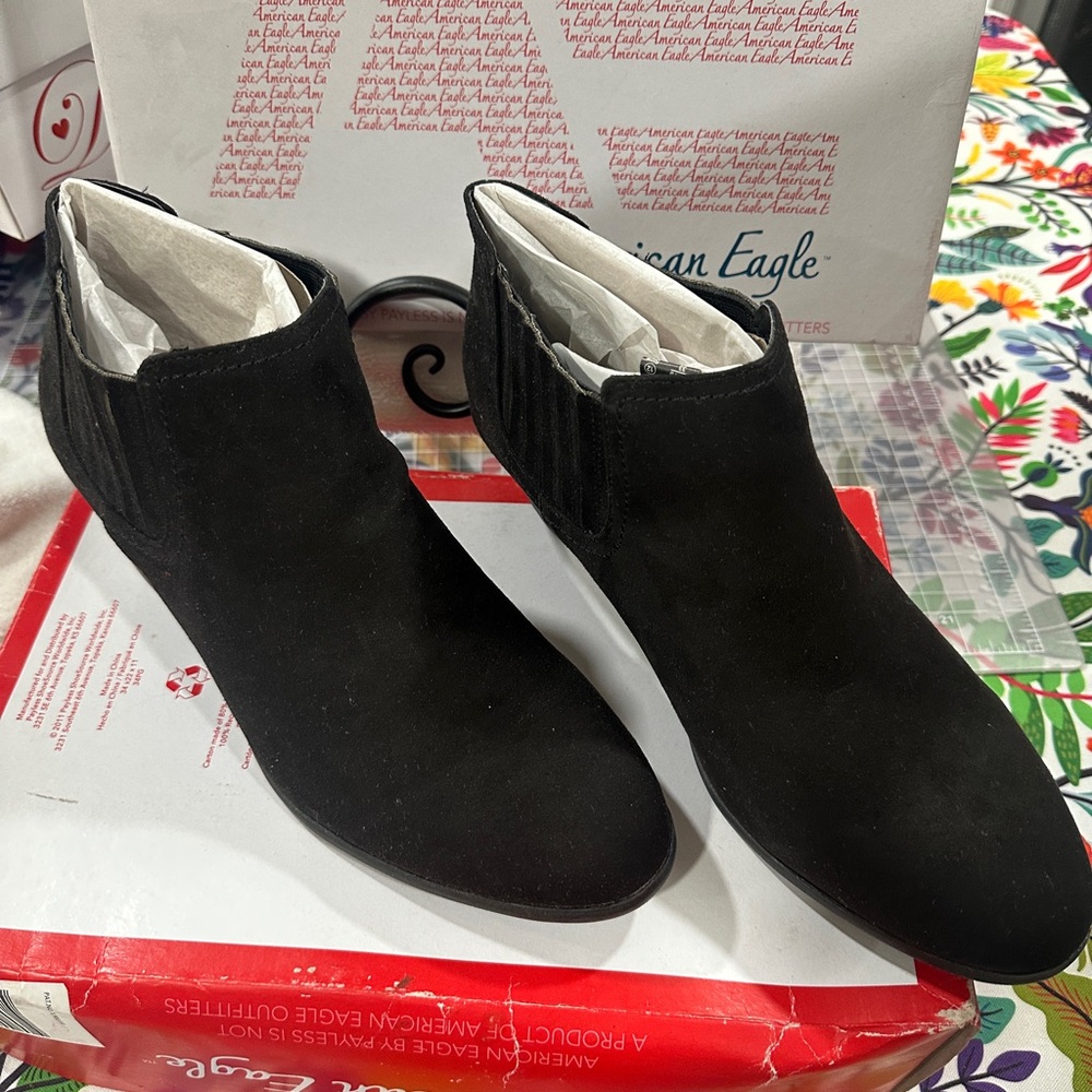 American Eagle Outfitters Sleek Black Ankle Booties